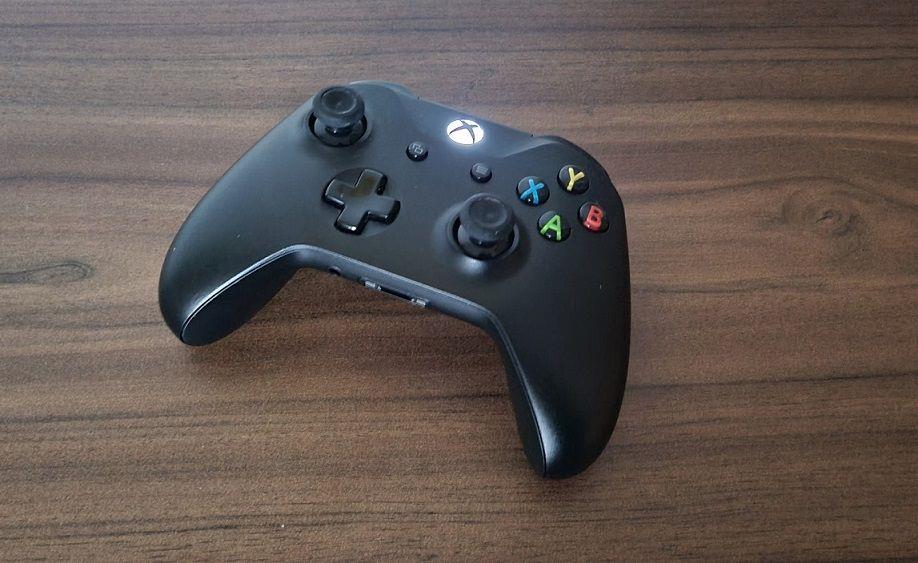 Xbox SeriesXでXboxOneコントローラーを使用する方法