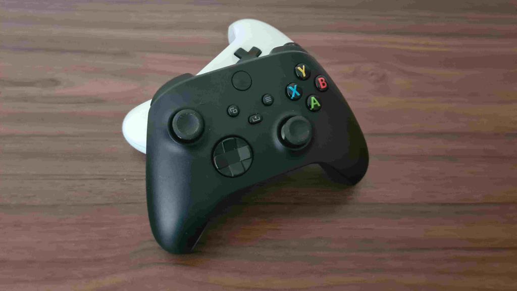 Xbox SeriesXでXboxOneコントローラーを使用する方法