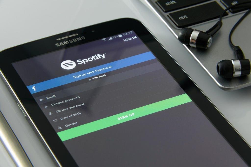 音楽ストリーミングサービスの説明：Spotifyはどのようにお金を稼ぐのですか？