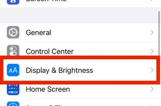 Cách sử dụng Night Shift để giảm ánh sáng xanh trên iPhone của bạn