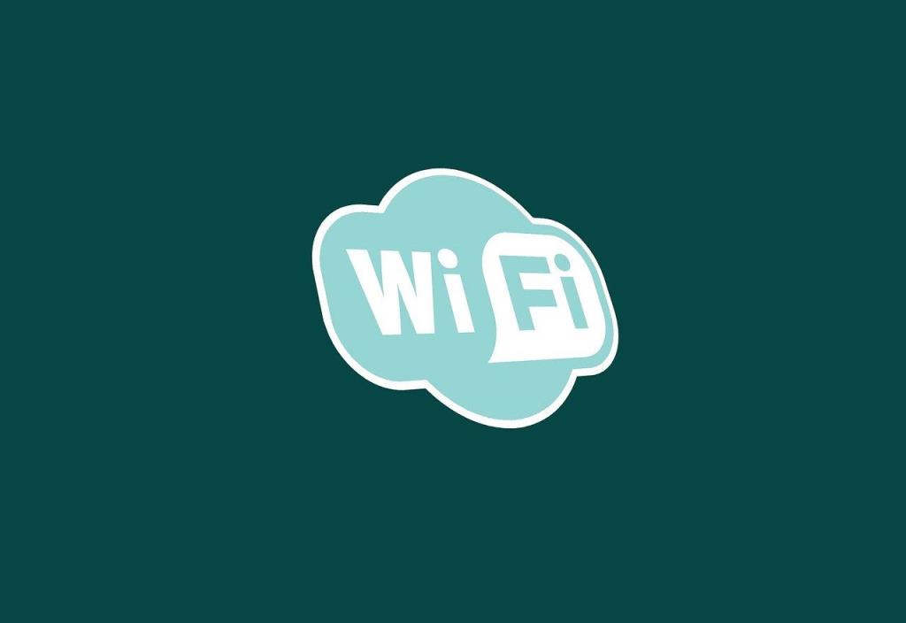 전력선 어댑터 대 메시 Wi-Fi: 가정에 가장 적합한 것은?