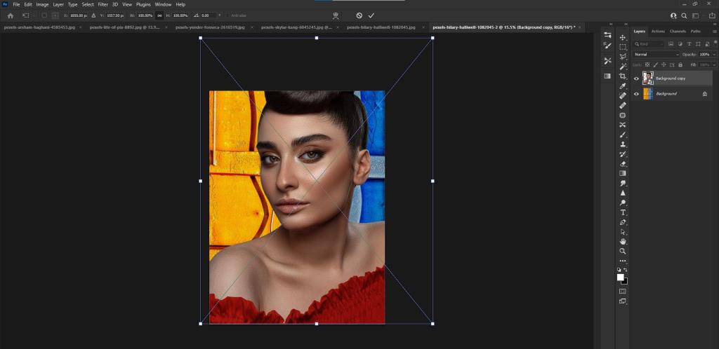 Cómo transformar una foto en un retrato abstracto usando Photoshop